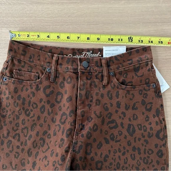 NWT Universal Thread Vintage Straight Jeans Brown Leopard Size 2 Short 28" Waist - Picture 11 of 13